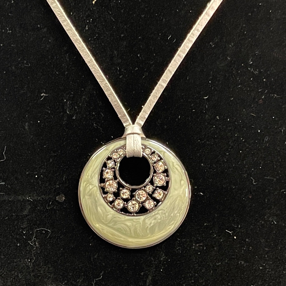 3 Signed Lia Sophia Vintage Pendant Necklaces - Picture 2 of 6